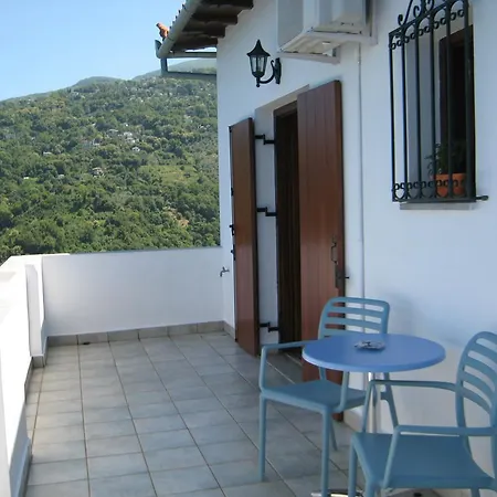 Апартаменты Felitsia & *